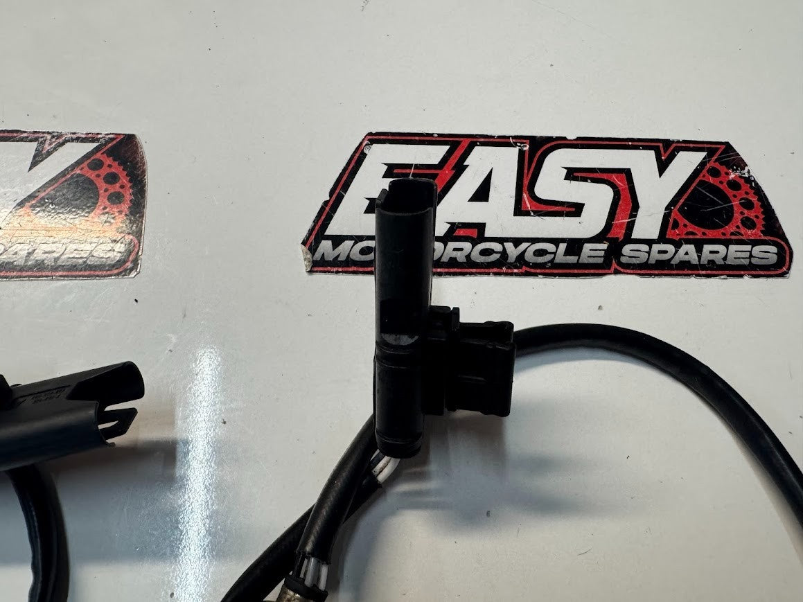 BMW S1000RR 2016 Oxygen o2 Sensor Pair OEM Genuine K46 11787716654