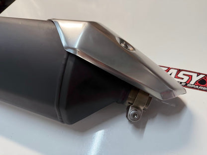 Muffler Exhaust Silencer Suzuki GSXR 1000 2020-2025 OEM 14310-17KD0