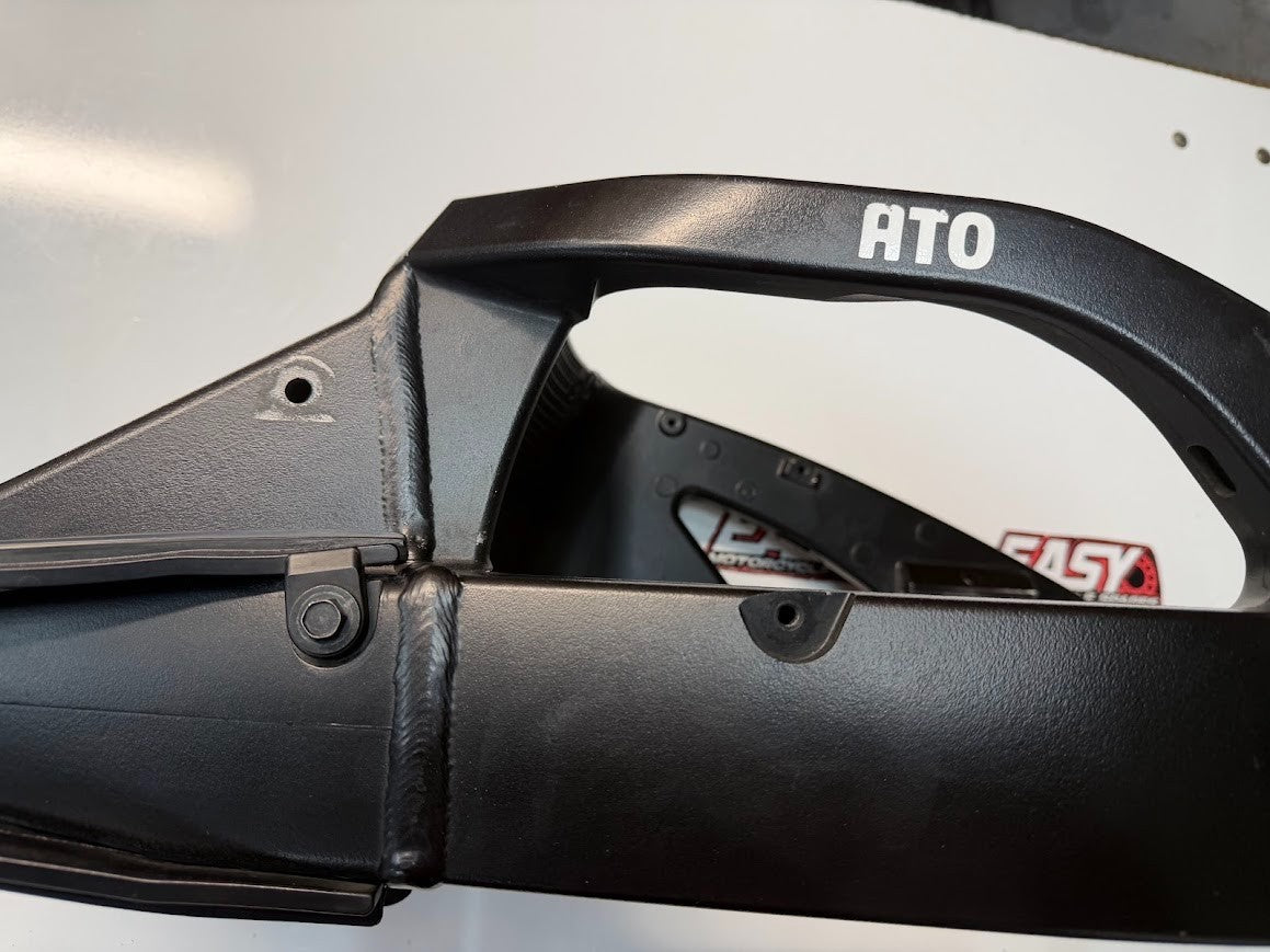 Swing Arm Suzuki GSXR 1000 2007-2008 OEM 61000-21H00-YAP Swingarm
