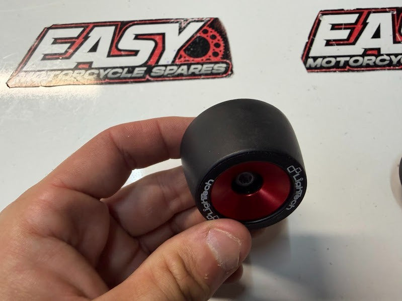Lightech Front Axle Sliders Yamaha YZF R1 2015-2025 Aftermarket