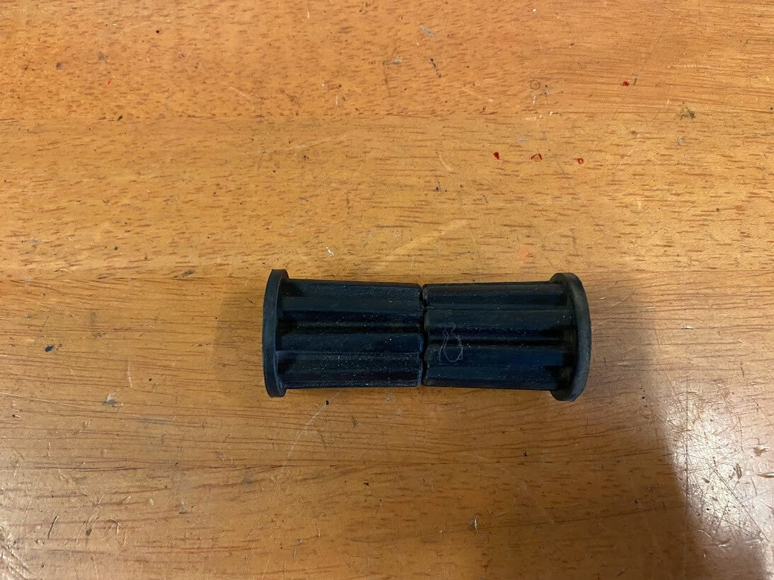 Tank Mount Rubber Yamaha R1 2008