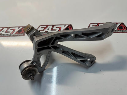 RH Pillion Peg Bracket Suzuki GSF 1250 S Bandit 2007-2016 OEM 43811-18H10