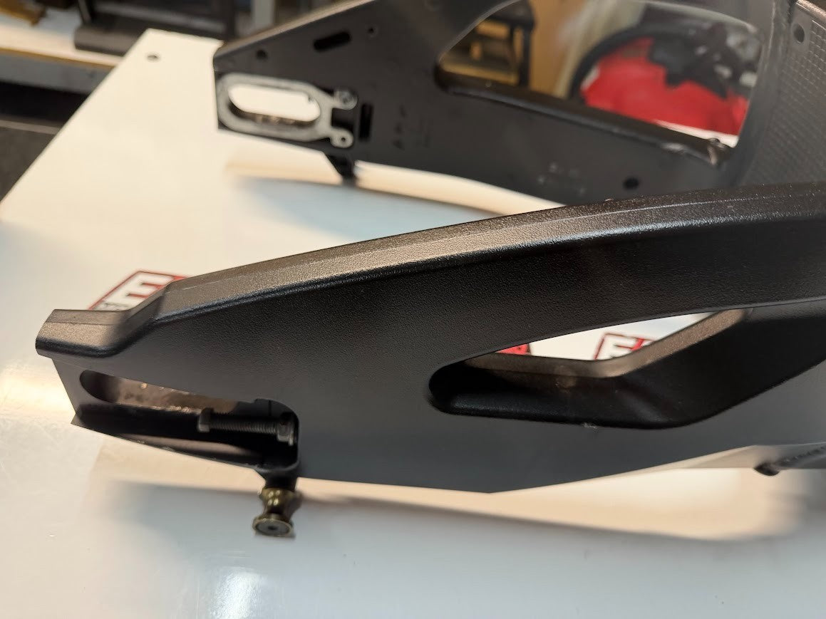 Swingarm Suzuki GSXR 1000 2007-2008 OEM 61000-21H00-YAP Swing Arm