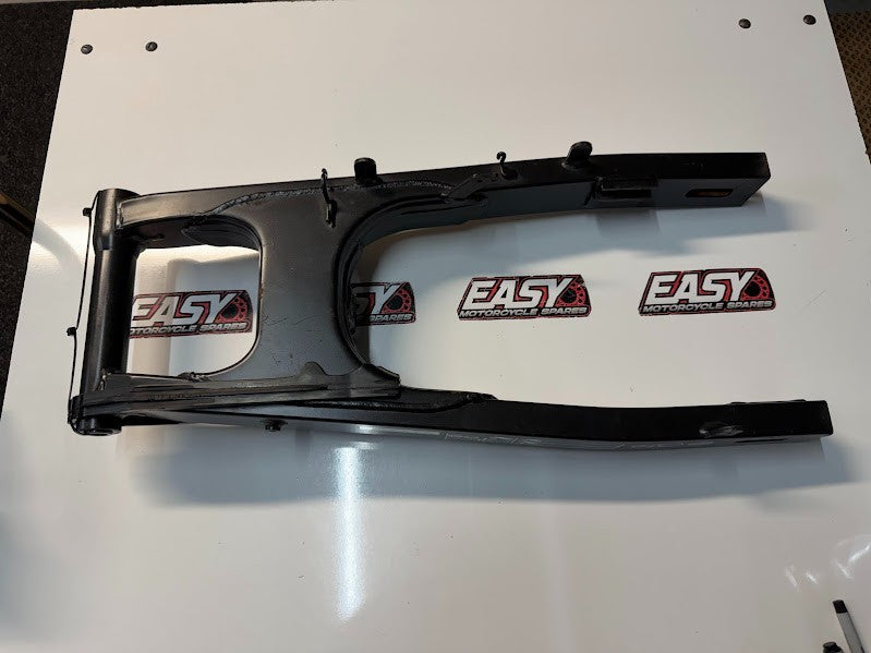Swingarm Suspension Honda CB 300F 2014-2018 OEM 52200-KYJ-900 Swing Arm