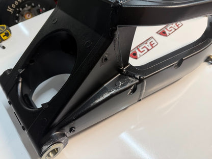 Swingarm Suzuki GSXR 1000 2007-2008 OEM 61000-21H00-YAP Swing Arm