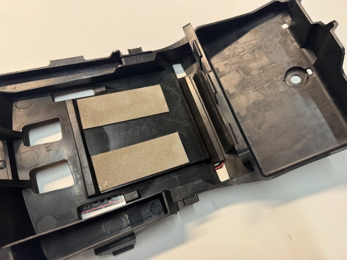 Suzuki GSXR 1000 2007-2008 Inner Fender Battery Tray OEM Genuine 63111-21H00