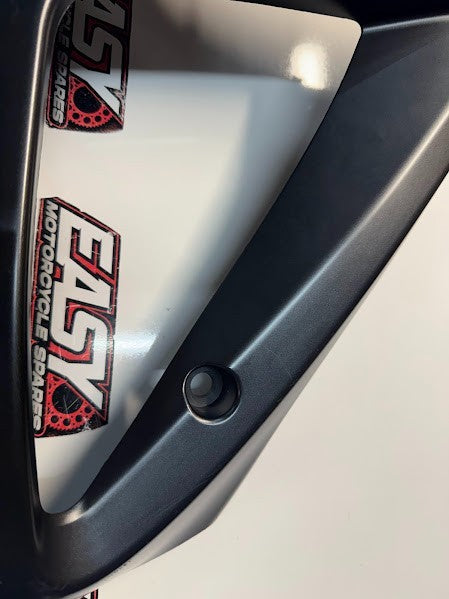 Suzuki GSXR 1000 2007-2008 RH Main Fairing OEM Genuine 94475-21H