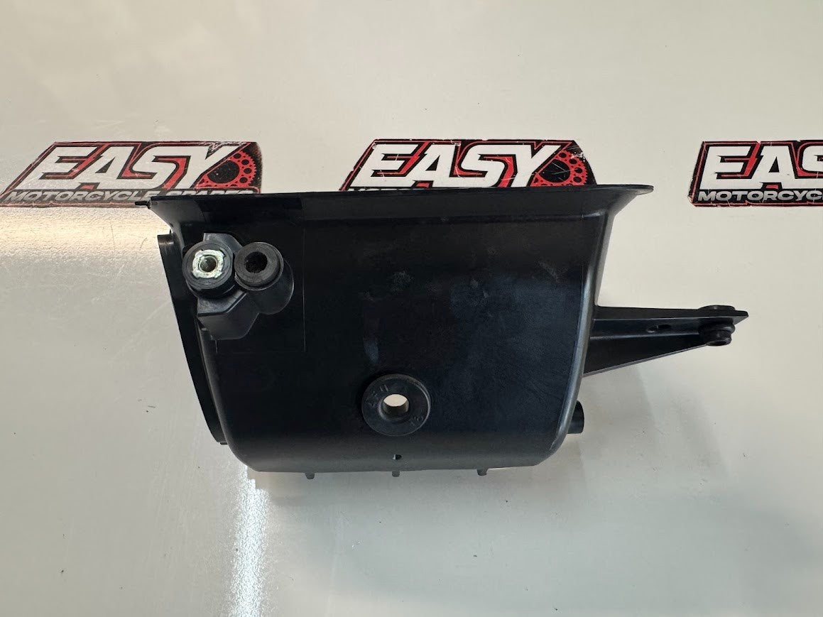 Yamaha YZF R1 2020-2021 Centre Ram Intake Duct 4 OEM Genuine B3L-2838U-00