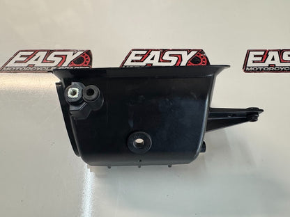 Yamaha YZF R1 2020-2021 Centre Ram Intake Duct 4 OEM Genuine B3L-2838U-00