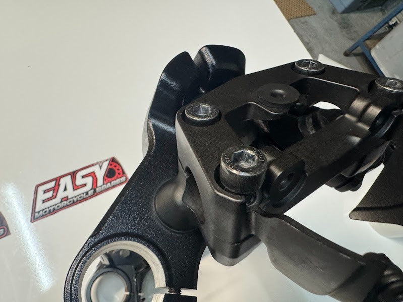 Kawasaki Vulcan S 650 2015-2025 Triple Trees Complete OEM Genuine 44037-0150-18R