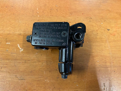 Front Brake Master Cylinder Honda CB 300F 14-18 2017 45510-MGZ-315