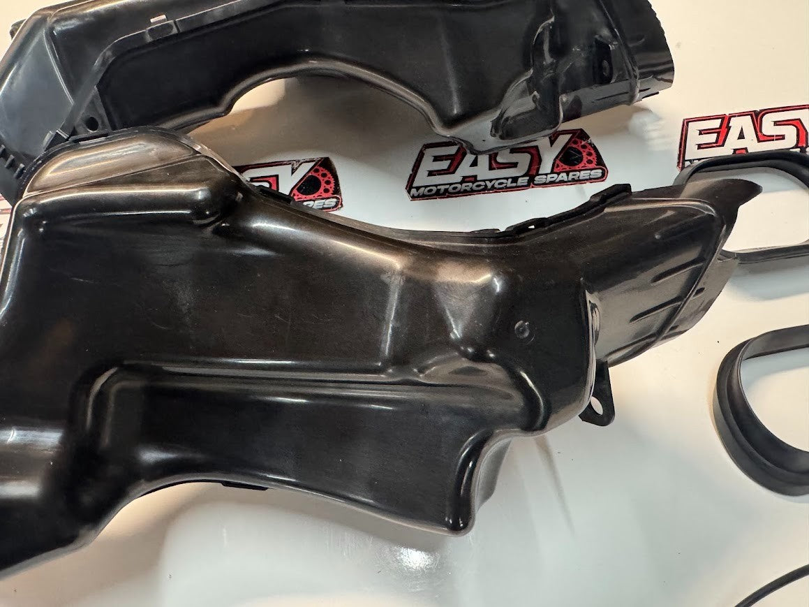 Suzuki GSXR 1000 2007-2008 Air Intake Duct Pair OEM Genuine 94420-21H00