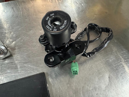 Suzuki GSXR 1000 2007-2008 ECU Ignition Complete Lockset OEM Genuine 32920-21H50