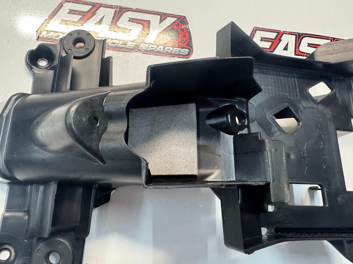 Suzuki GSXR 1000 2009-2016 Inner Parts Holder Bracket OEM Genuine 47414-47H00