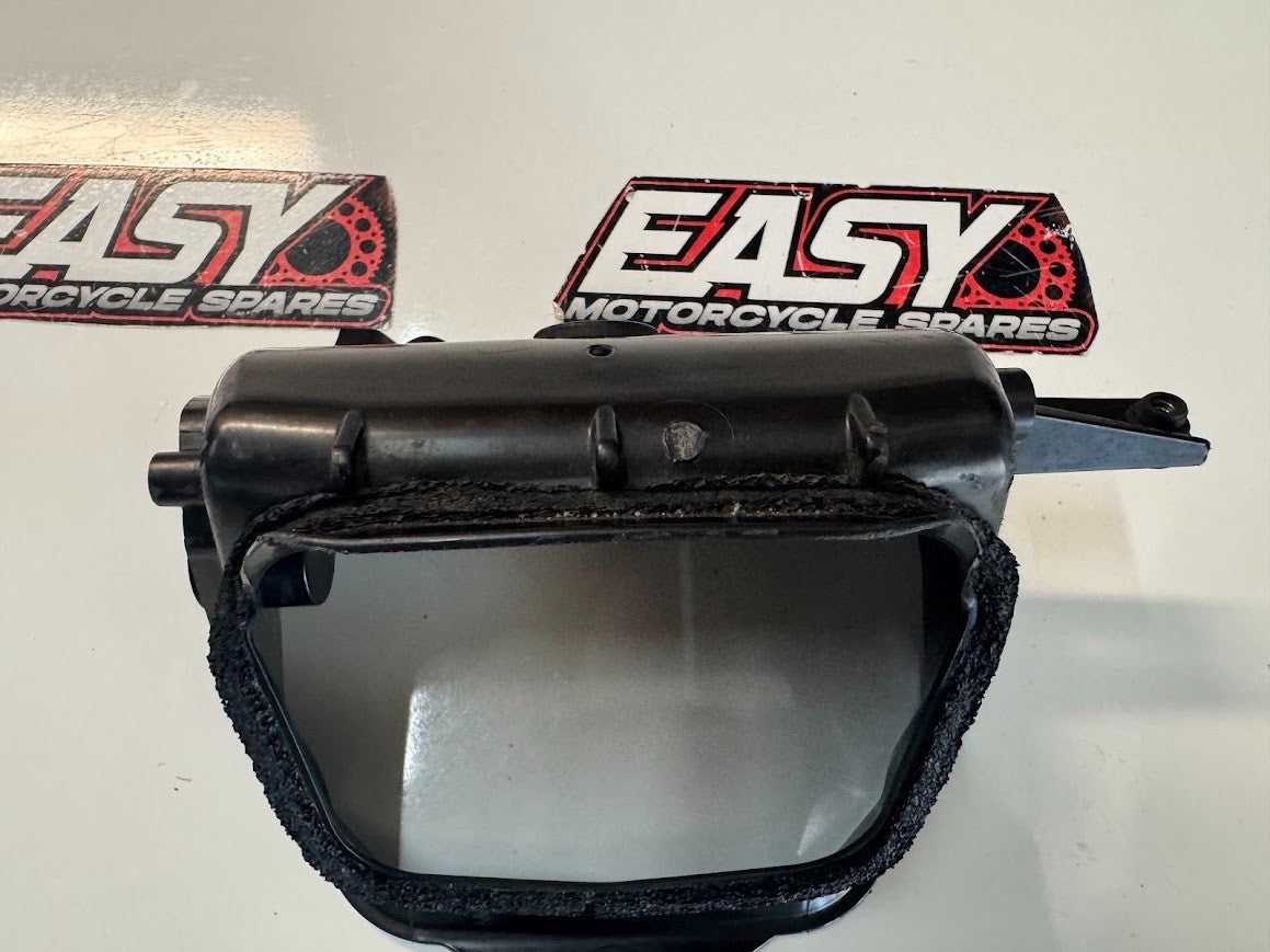 Yamaha YZF R1 2020-2021 Centre Ram Intake Duct 4 OEM Genuine B3L-2838U-00