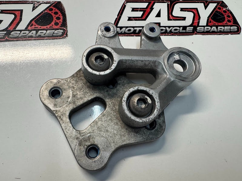 Suzuki GSXR 1000 2007-2008 LH Foot Peg Bracket OEM Genuine 43521-41G10