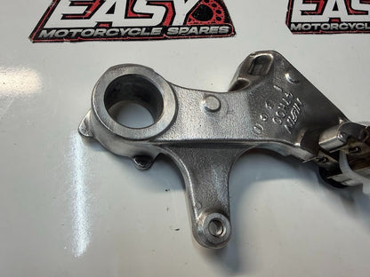 Rear Brake Caliper Holder Suzuki GSXR 1000 2009-2016 OEM 69150-47H00