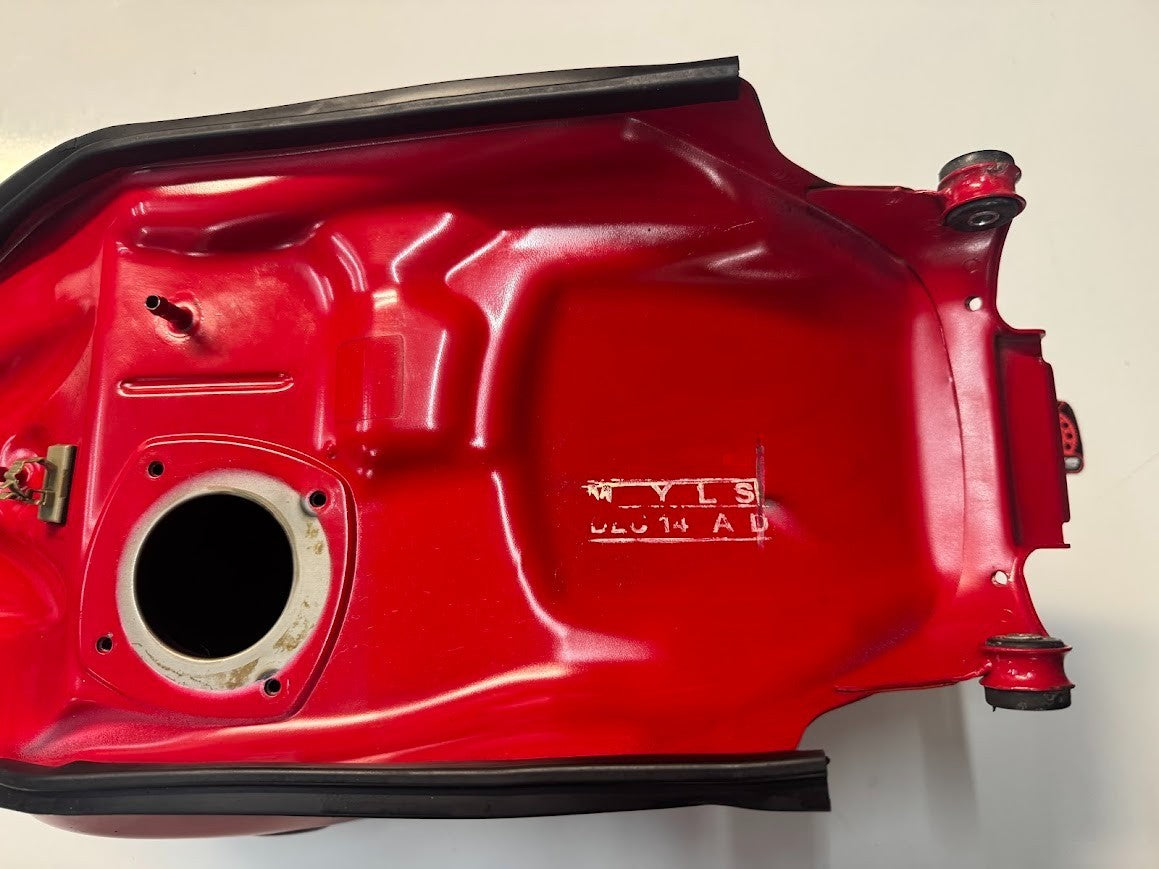 Yamaha YZF R15 2015 Fuel Tank OEM Genuine 2FB-XF41A-01