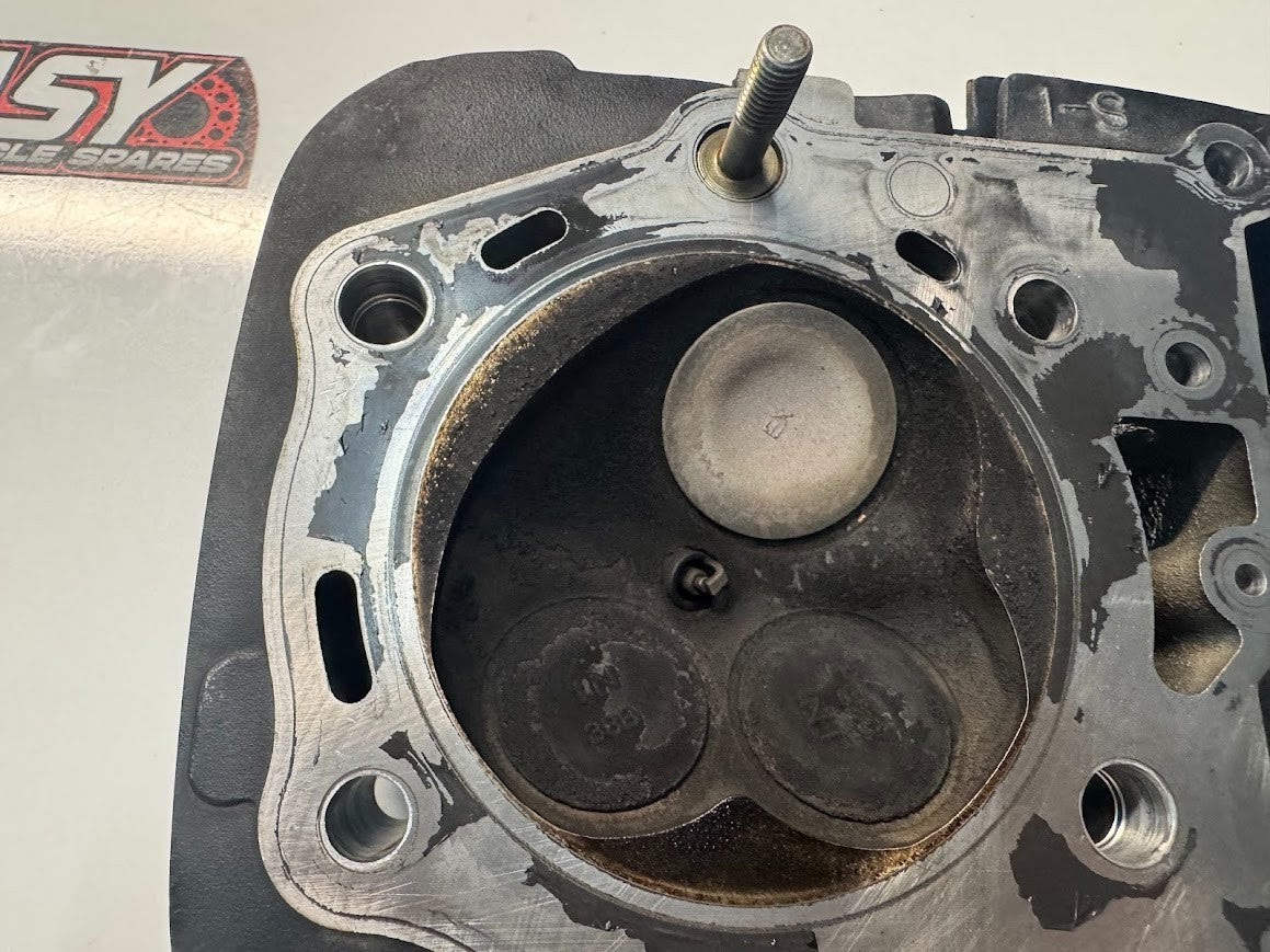 Suzuki VL 1500 Intruder 1998-2004 Rear Cylinder Head OEM Genuine 11103-10F00