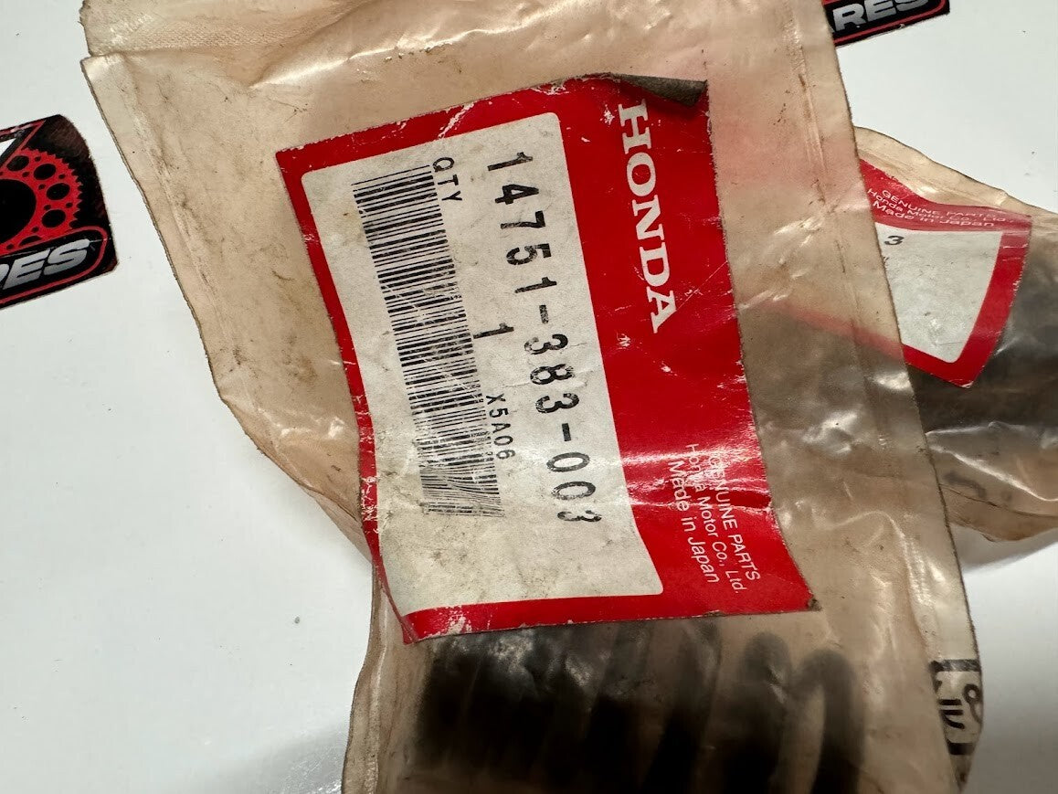 Honda SPRING, VALVE (OUTER) 14751-383-0030 x2