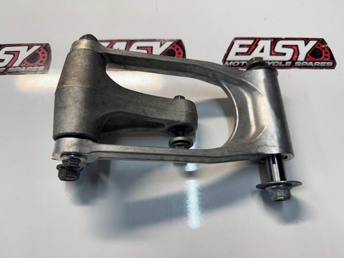 Suzuki GSXR 1000 2007-2008 Shock Linkages OEM Genuine 62600-21810