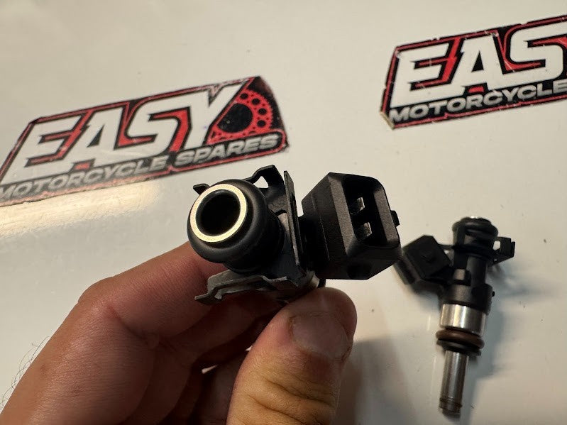 BMW F800 ST 2009 Fuel Injectors OEM Genuine 13617672335
