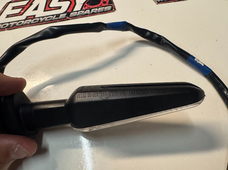 Yamaha YZF R7 2022-2025 RH Front Blinker Indicator OEM Genuine BEB-83320-01