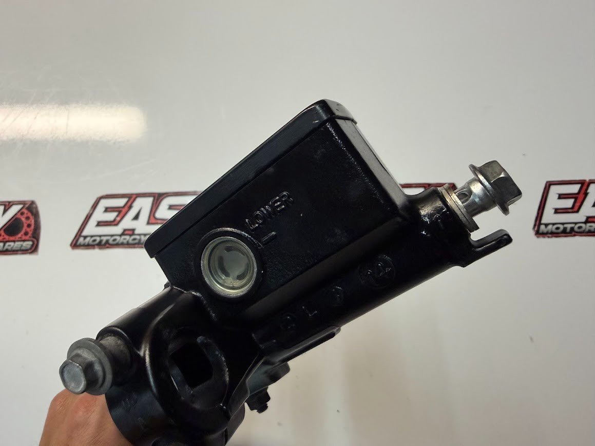 Clutch Master Cylinder Suzuki GSF 1250 S Bandit 2007-2016 OEM 59800-32F12
