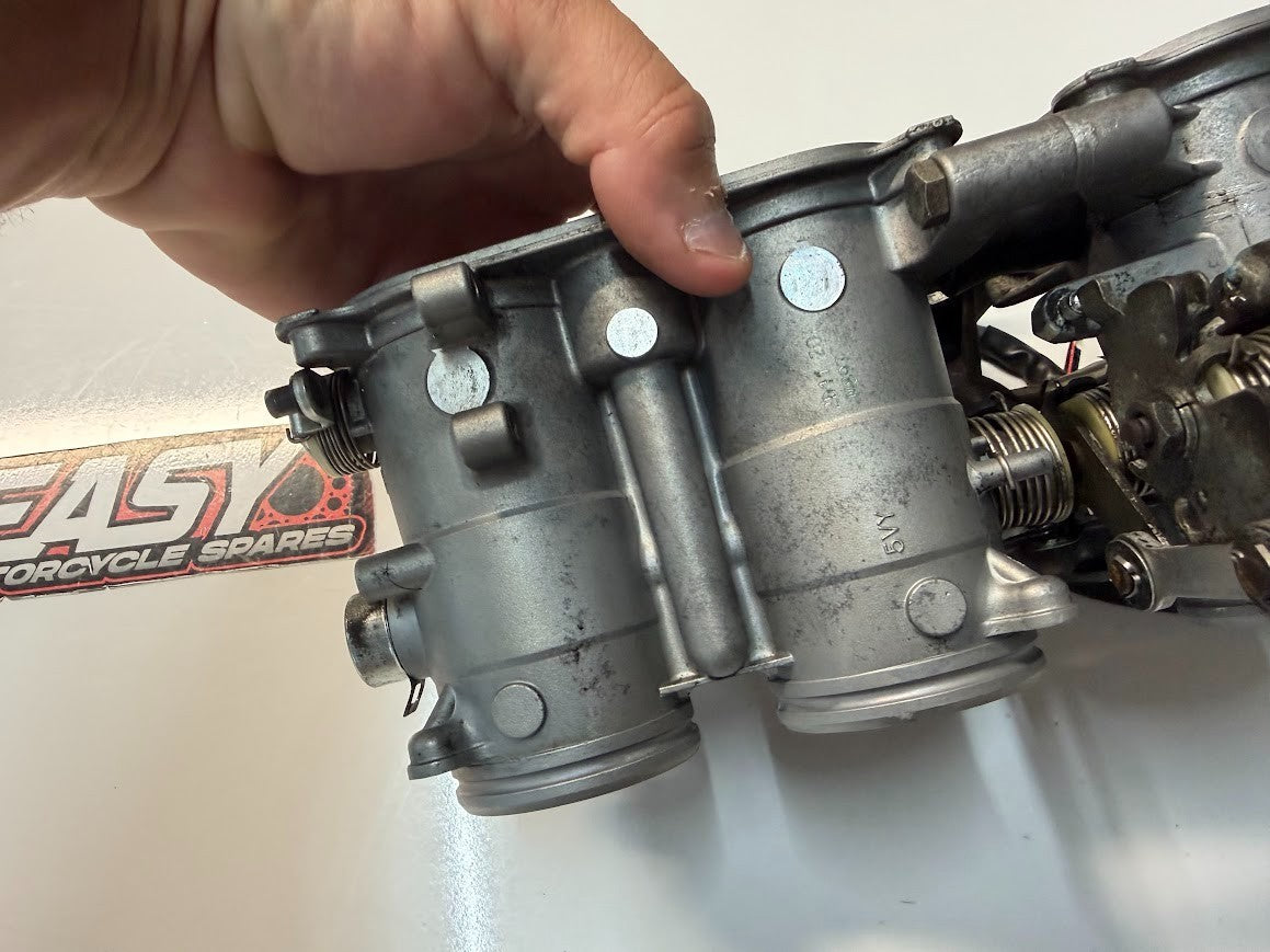 Throttle Bodies Yamaha FZ1 S 2006-2014 OEM 2D1-13750-20