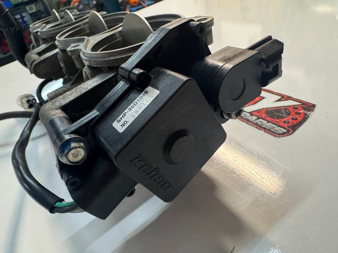 Suzuki GSXR 1000 2015-2016 Throttle Bodies TPS OEM Genuine 13406-47H40