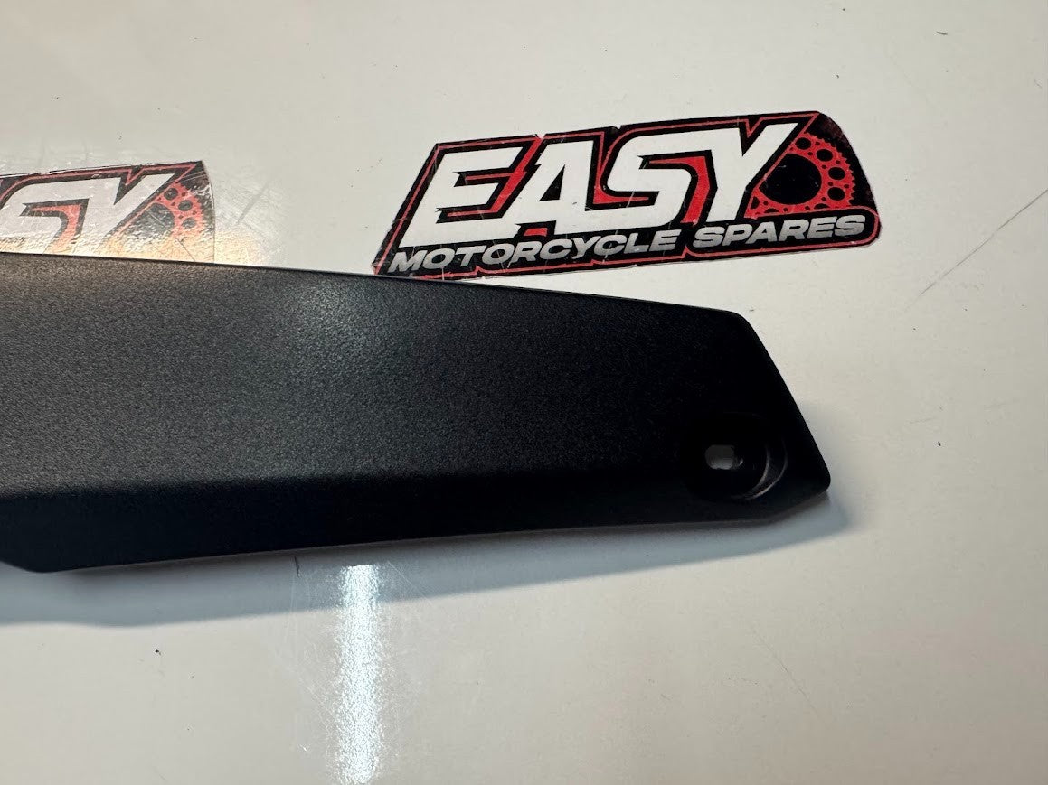 Yamaha YZF R7 2022-2025 Side Cover 2 Fairing Mole OEM Genuine BEB-2171M-00