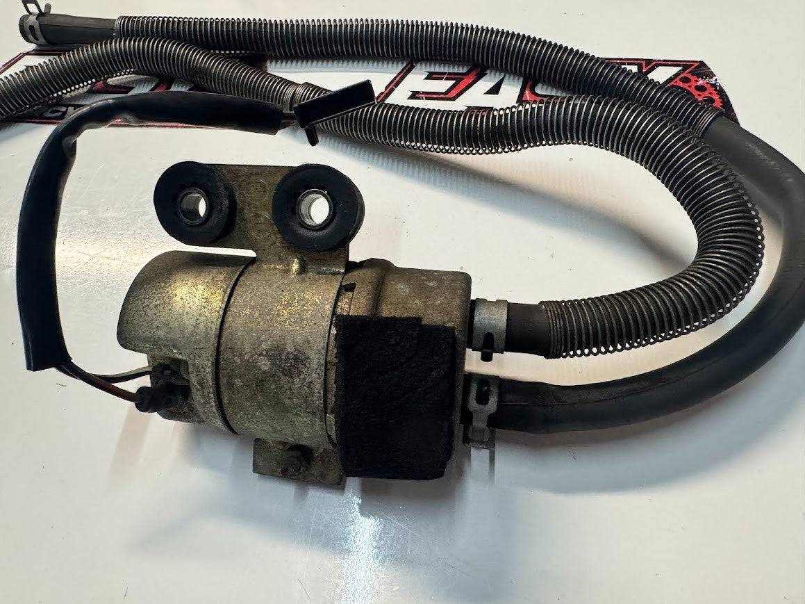Suzuki VL 1500 Intruder 1998-2004 Fuel Pump OEM Genuine 15100-10F01