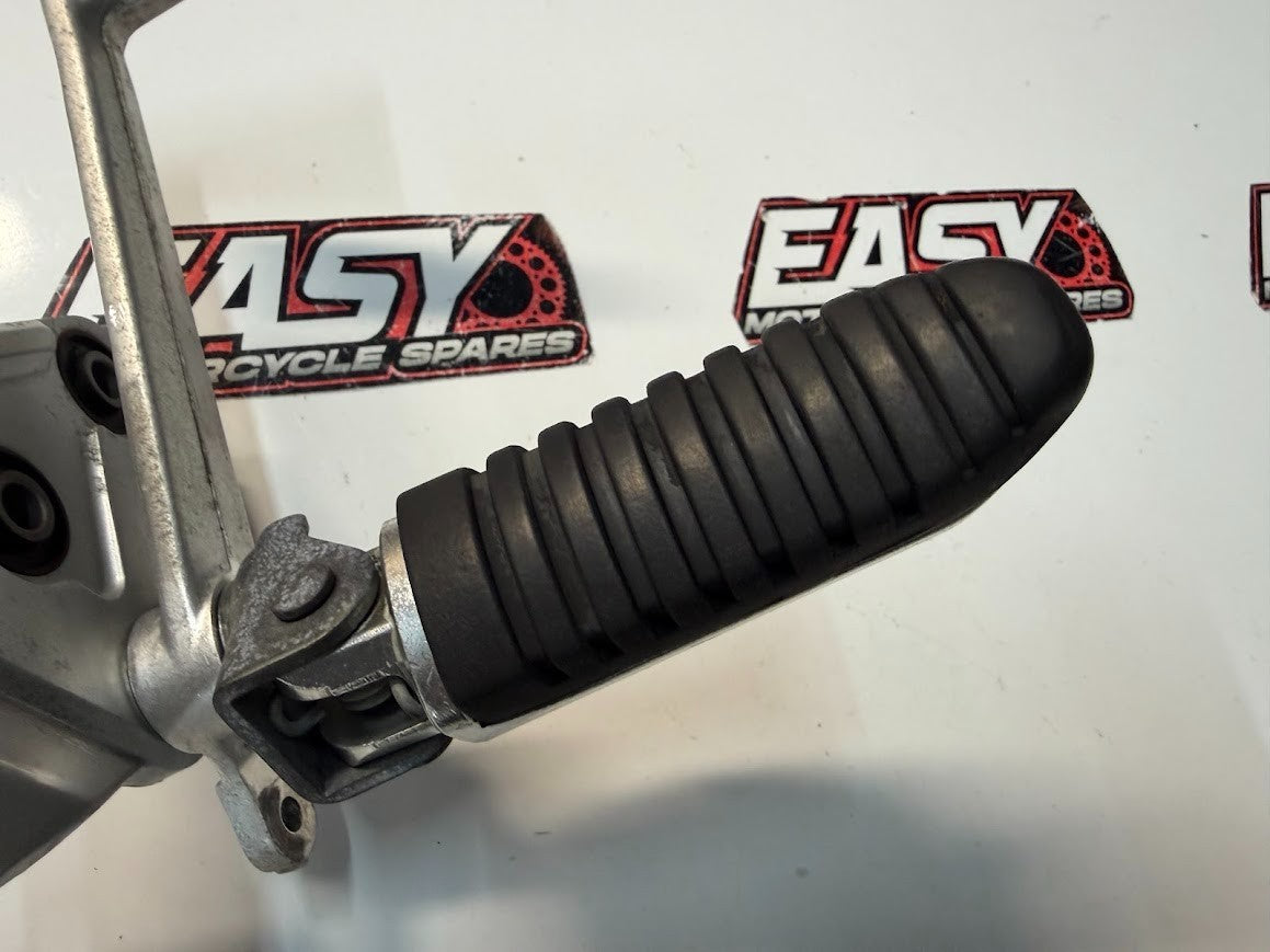 RH Foot Peg Assembly Suzuki GSF 1250 S Bandit 2007-2016 OEM 43511-38G00