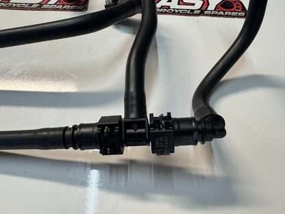 Yamaha YZF R1 2020-2025 Fuel Pipe Hose Connectors OEM Genuine B3L-13971-01