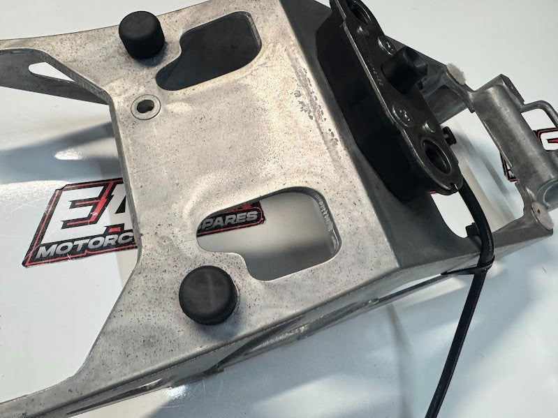 Suzuki GSXR 1000 2007-2008 Pillion Seat Support Bracket OEM Genuine 41231-41G10