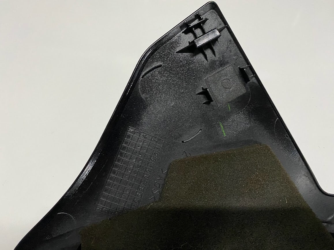 Yamaha YZF R1 2015-2019 RH Side Fairing Trim OEM Genuine 2CR-2836E-00