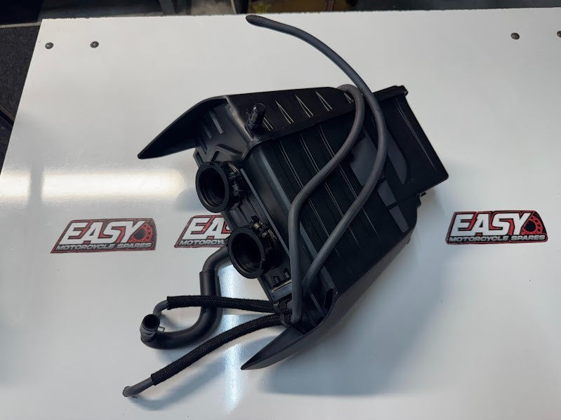 Yamaha YZF R7 2022-2025 Airbox Complete OEM Genuine 1WS-14401-00