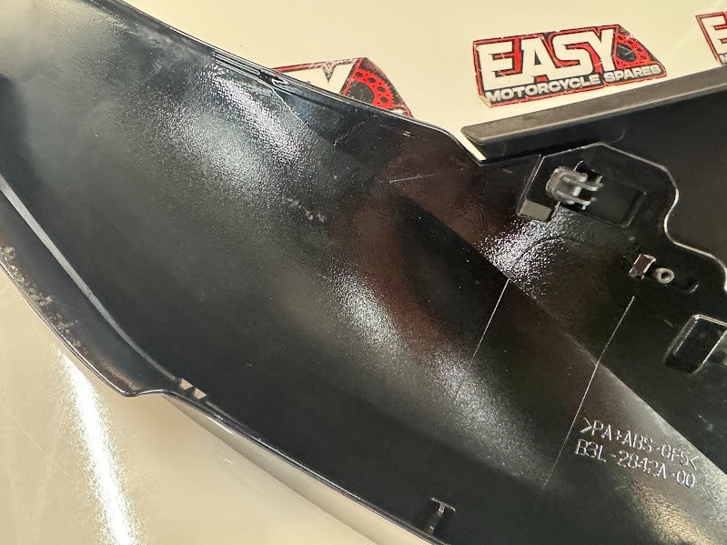 Yamaha YZF R1 2020-2025 Cover 5 LH Fairing Cowl OEM Genuine B3L-2842A-00