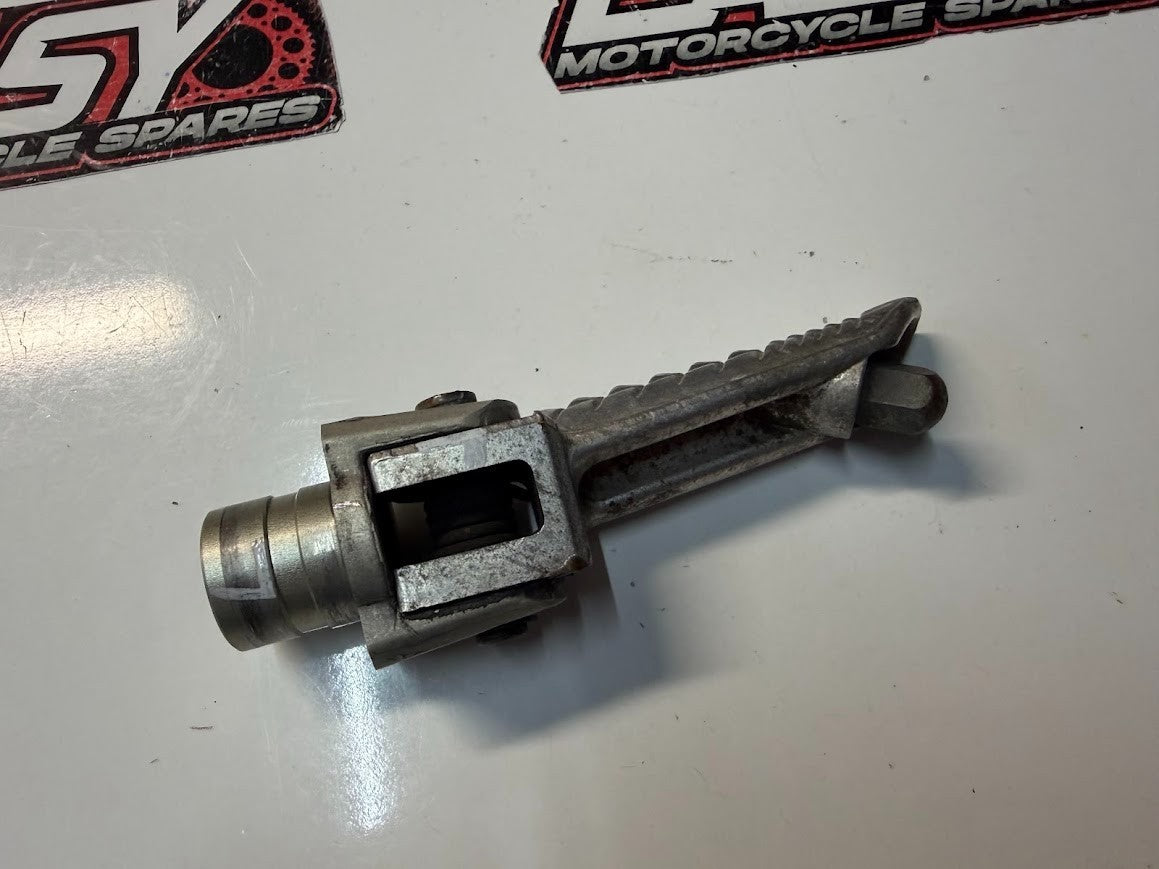LH Riders Foot Peg Suzuki GSXR 1000 2005-2008 OEM 43526-41G00