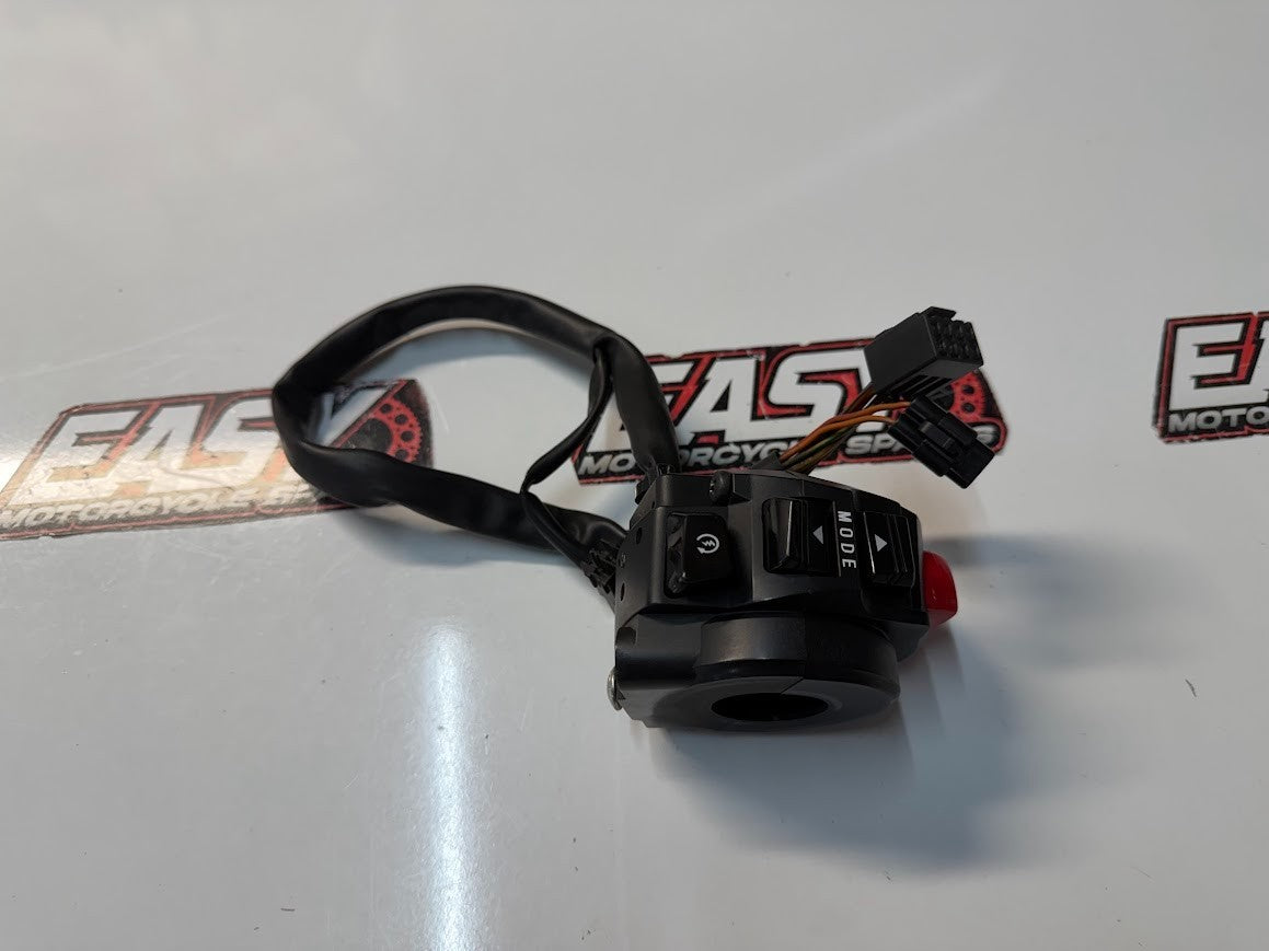 RH Switch Block Controls Suzuki GSXR 1000 2007-2008 OEM 37200-21H01