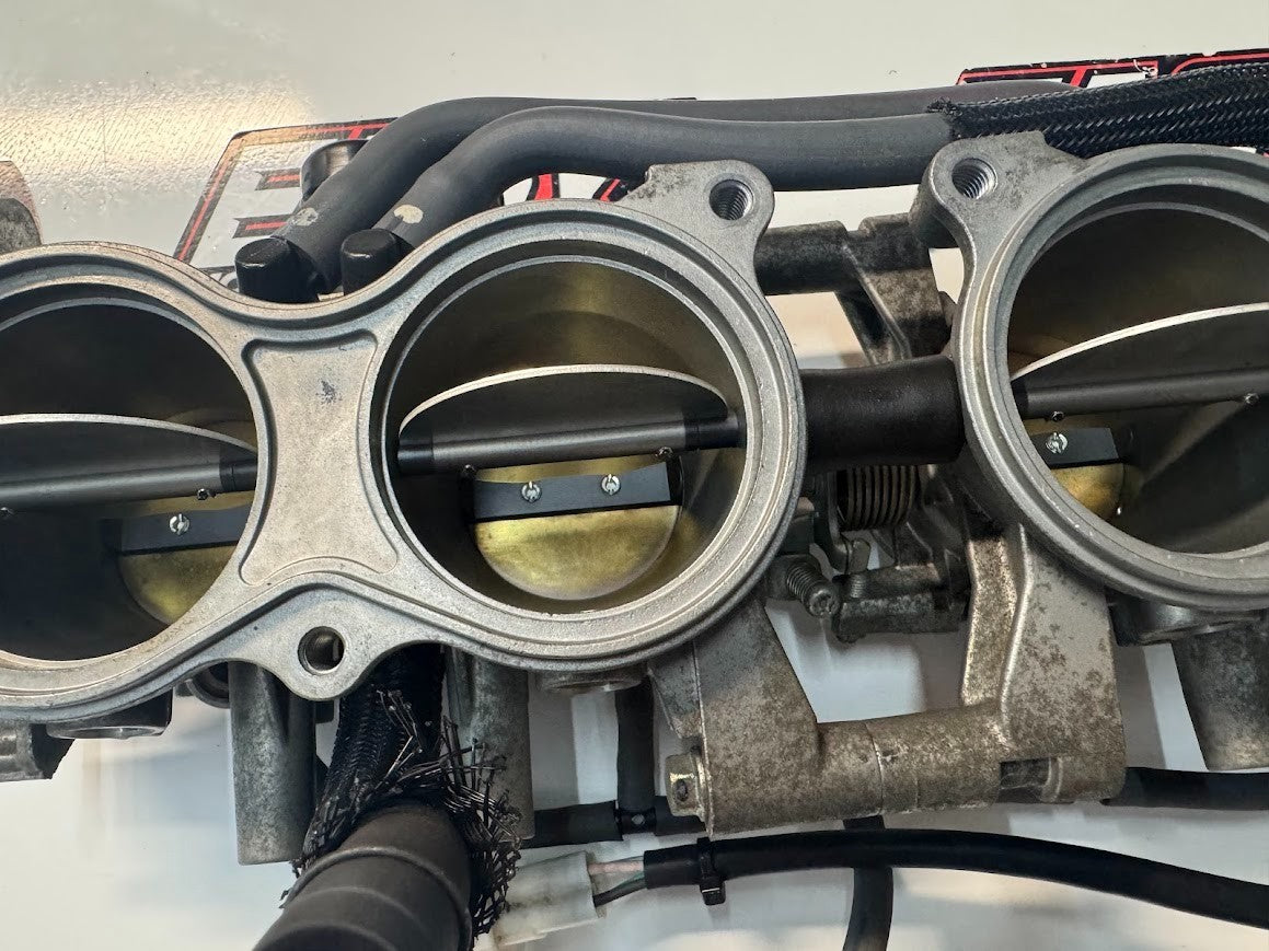 Suzuki GSXR 1000 2015-2016 Throttle Bodies TPS OEM Genuine 13406-47H40
