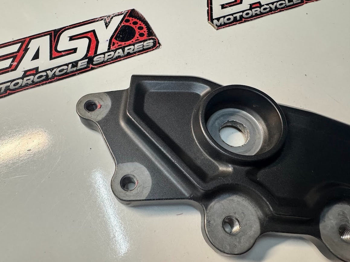 Yamaha YZF R7 2022-2025 RH Step Mount Bracket OEM Genuine BEB-274A4-00