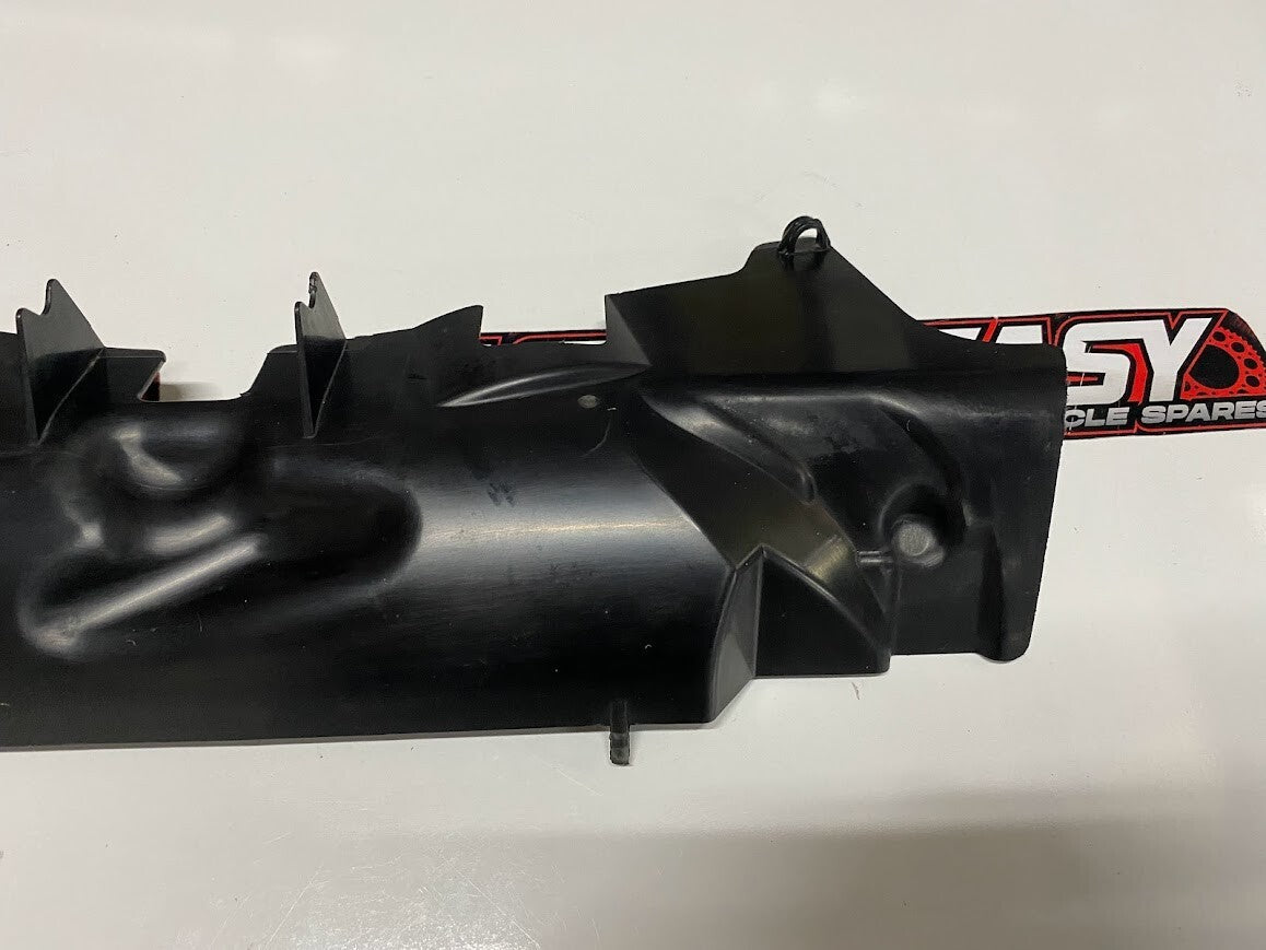 Radiator Heat Shield Suzuki GSXR 1000 07-08 2008 17771-21H00