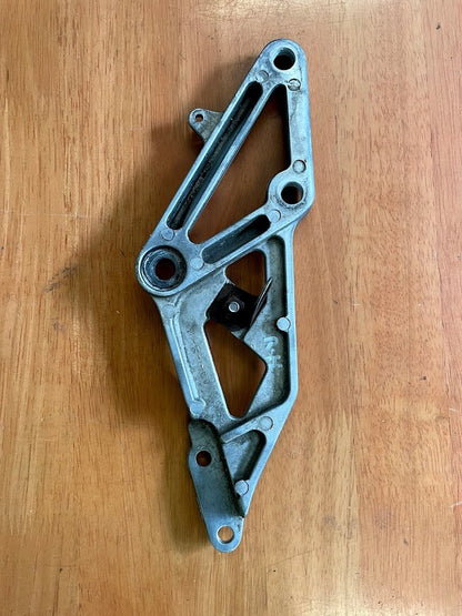 RH Foot Peg Bracket Suzuki GSXR 750 88-92 1992 43511-17D01
