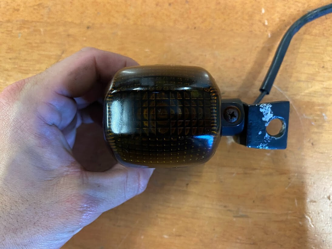 Front Right Blinker Yamaha FZS 600 1998