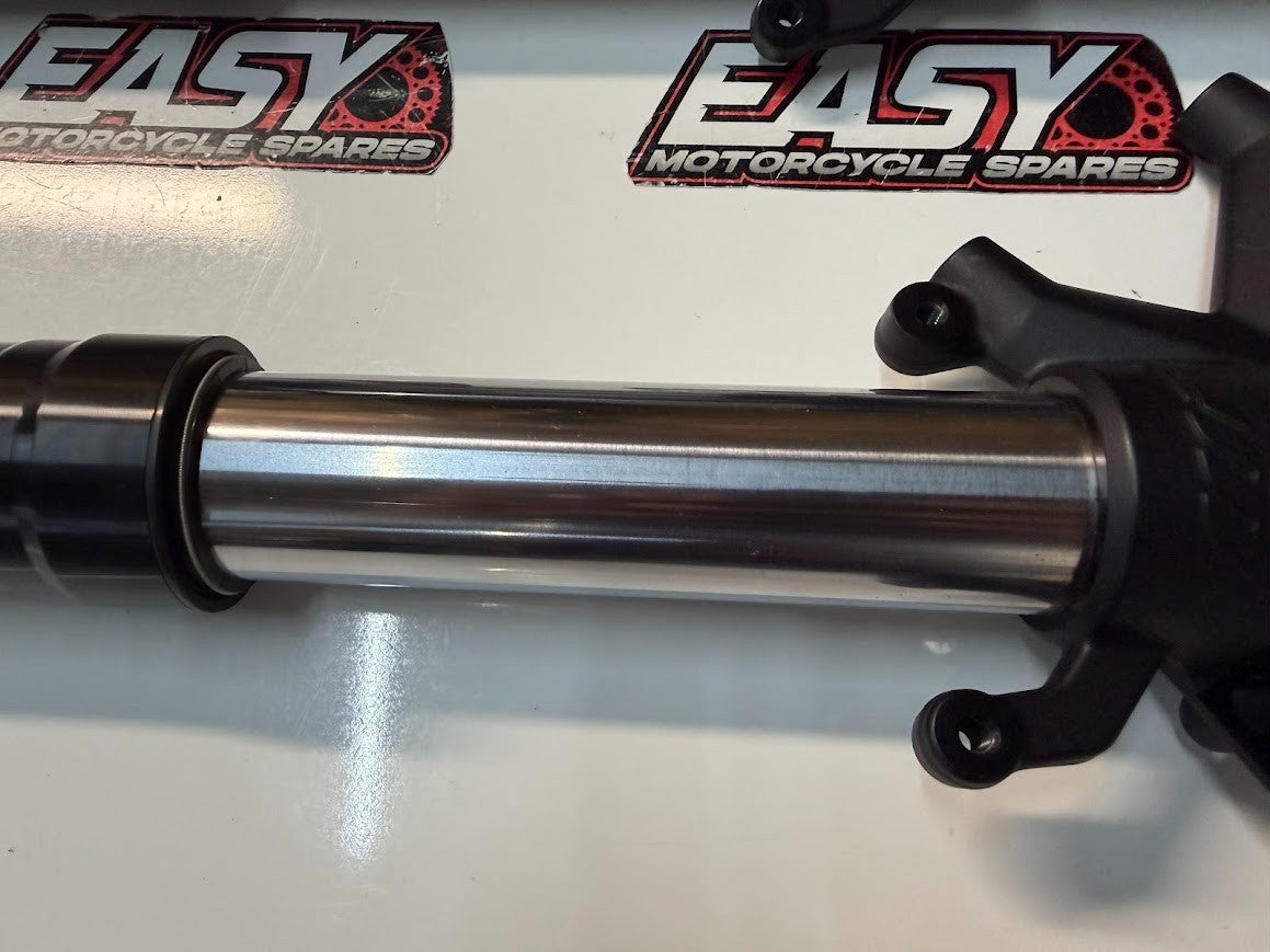 Front Fork Legs Suspension KTM RC 390 2014-2016 OEM 90801001000
