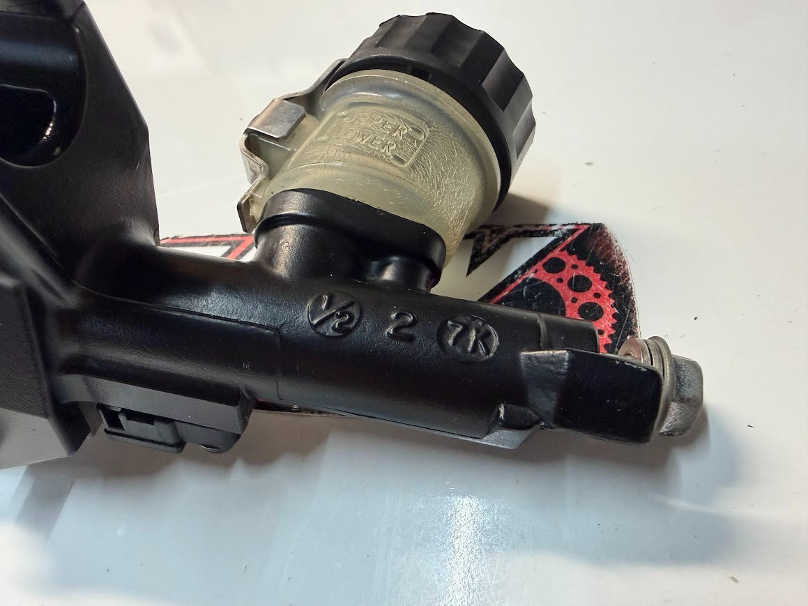 Clutch Master Cylinder Suzuki GSXR 1000 2007-2008 OEM 59800-21H00