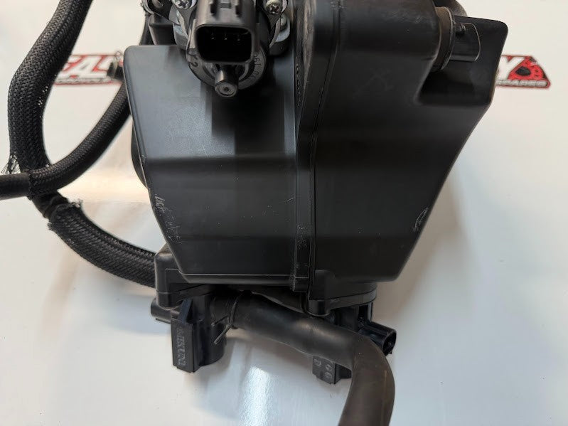 Airbox Case Suzuki Boulevard C109R VLR 1800 T 2008-2014 OEM 13710-22H00