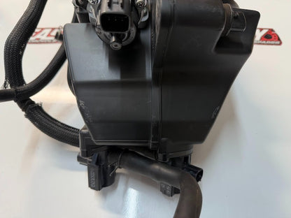 Airbox Case Suzuki Boulevard C109R VLR 1800 T 2008-2014 OEM 13710-22H00