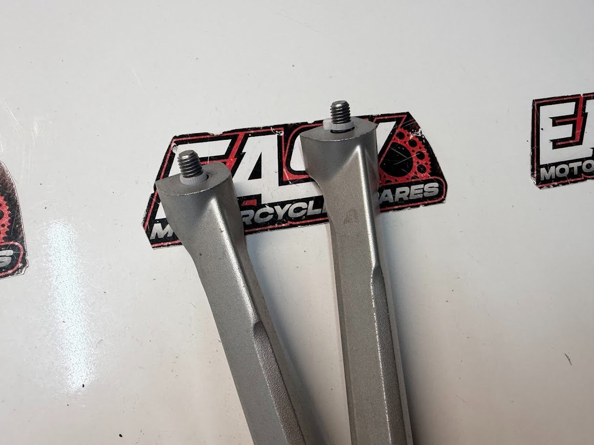 LH RH Pillion Pegs & Brackets Suzuki GSXR 1000 2007-2008 OEM 43700-21H00